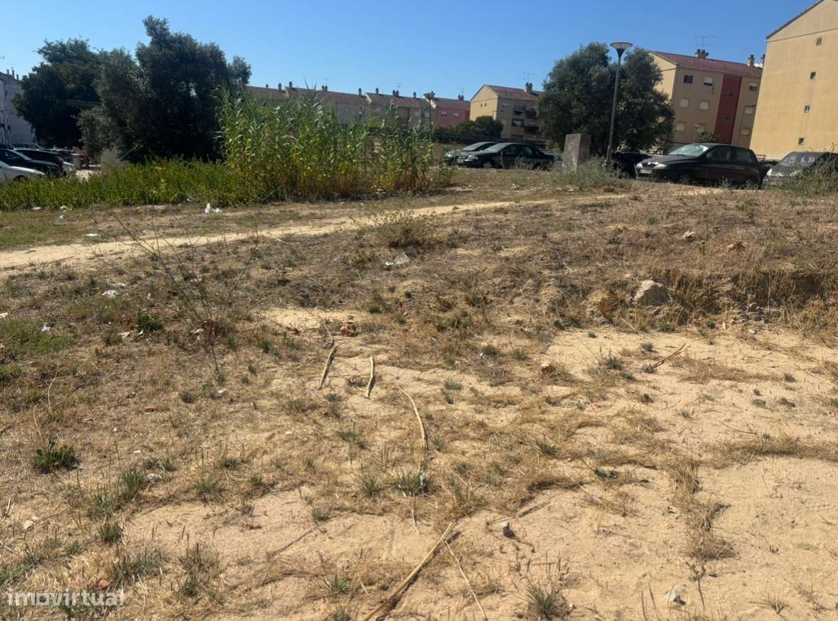Terreno urbano no Montijo - 240 m²-2