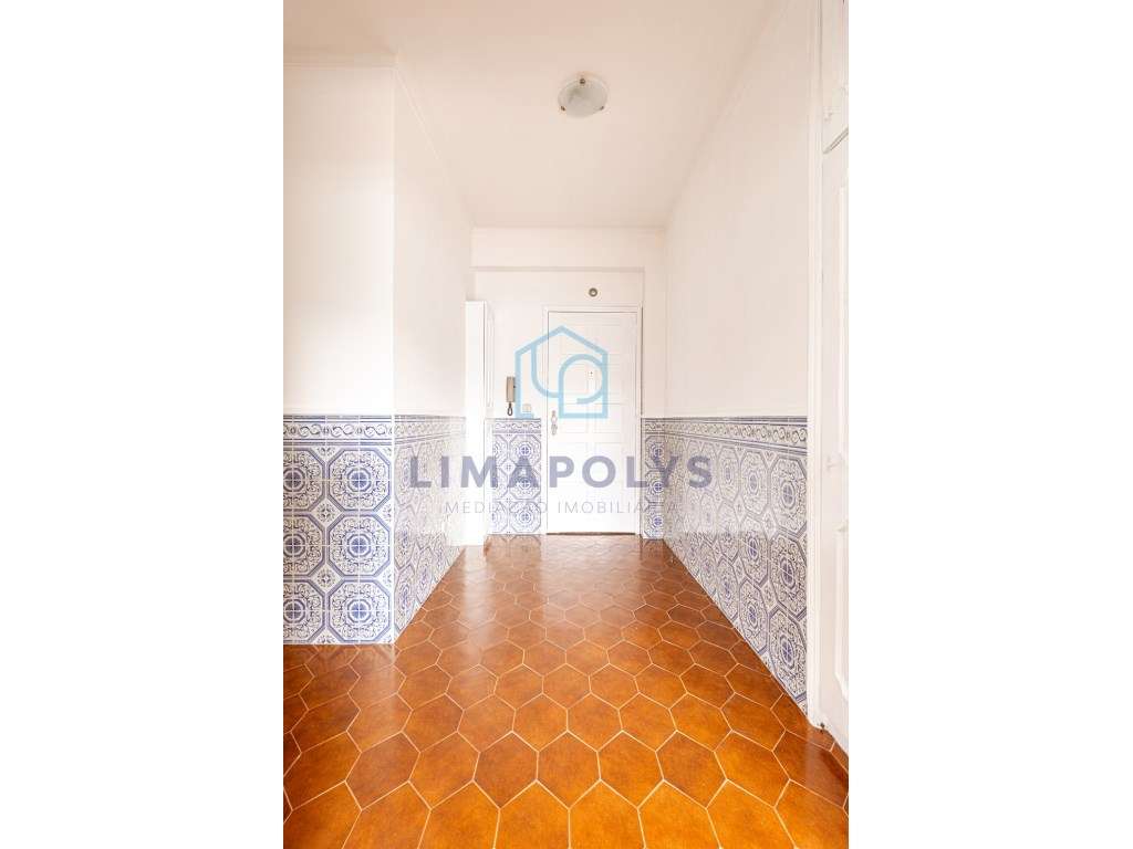 Apartamento T1 com terraço privado e vista de mar-7