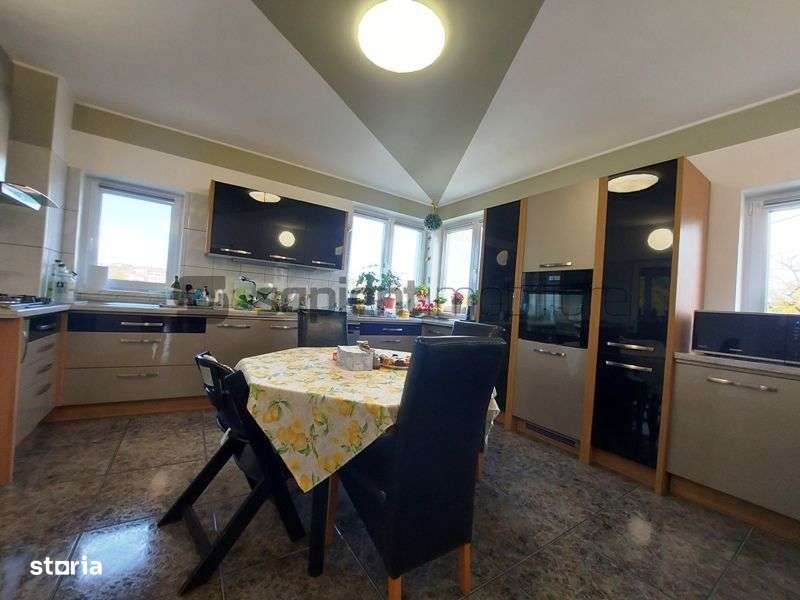 Vila cu 9 camere in zona SpitaluluiJudetean-19