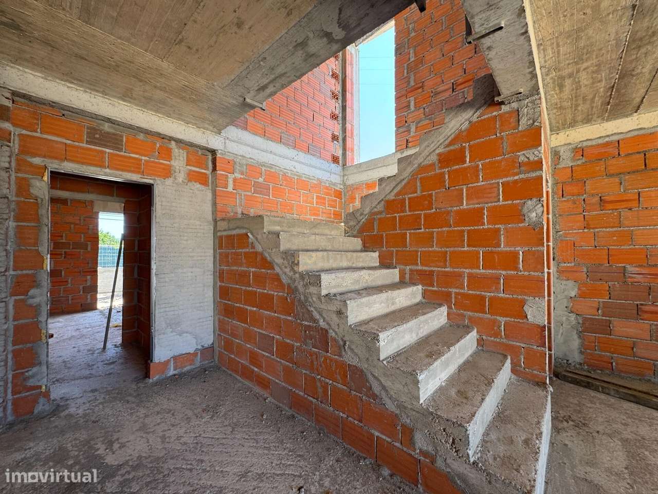 Nova Moradia T4 com Piscina na Vila de Azeitão-36