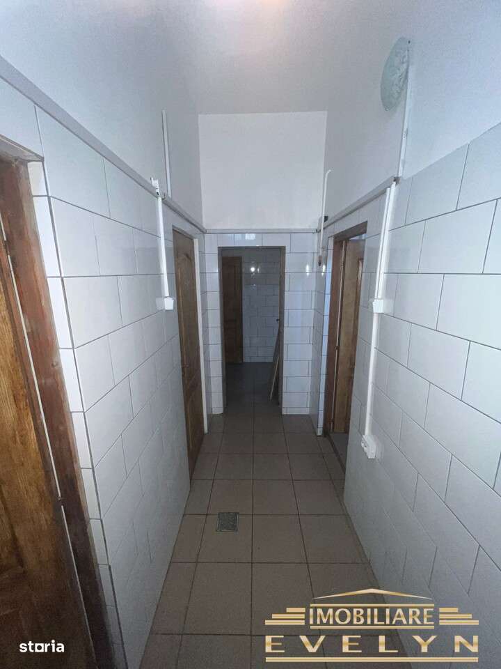 De Vanzare Spatiu Comercial, Zona Imparat Traian ( la 2 min. de MALL-3