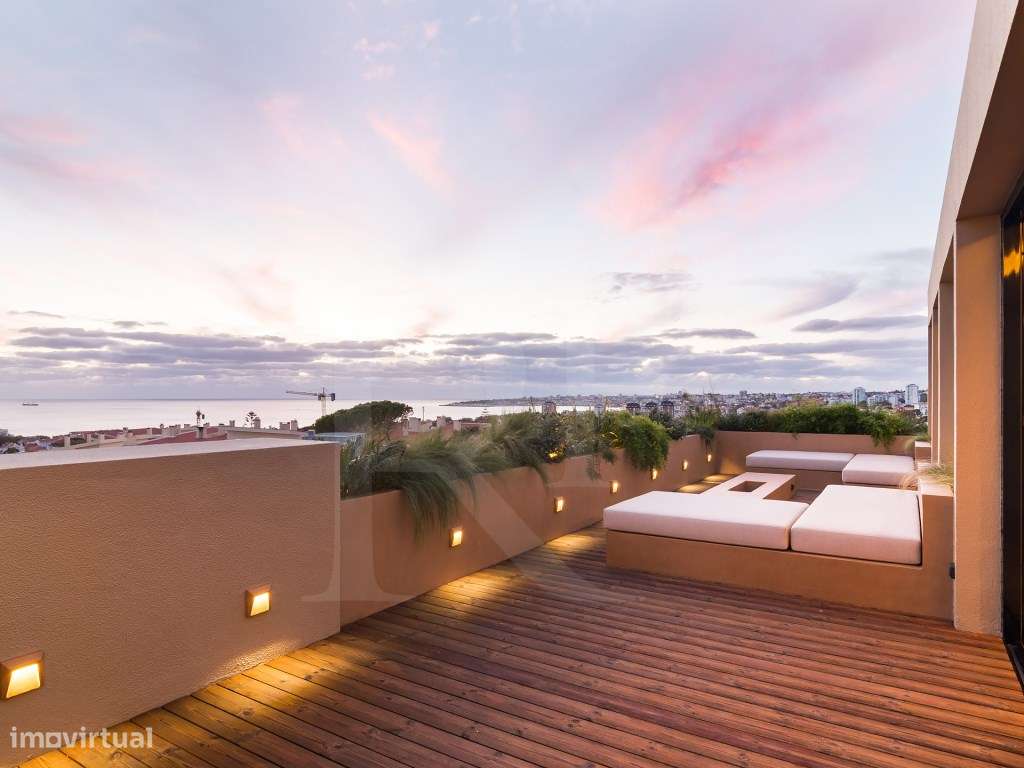Moradia T5 com acabamentos de luxo e vista panorâmicas sobre a Baia...-25
