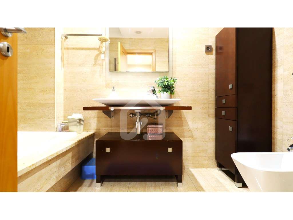 Apartamento T3 no último piso, vista Parque da Devesa-21