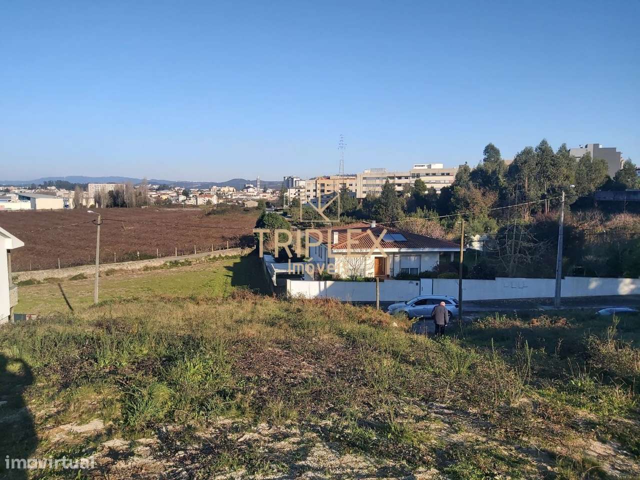 Terreno com vistas desafogadas, Uma ou Duas Moradias-1