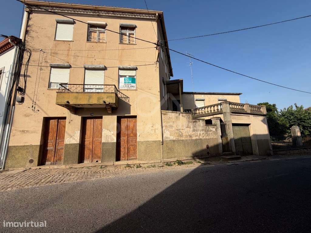 Moradia independente com 500 m2 de construção e terreno com 10.000 m2-32