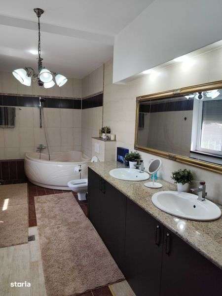 Vila de vanzare, zona restaurant Laguna Verde Balotesti - Imagine principală: 5/8