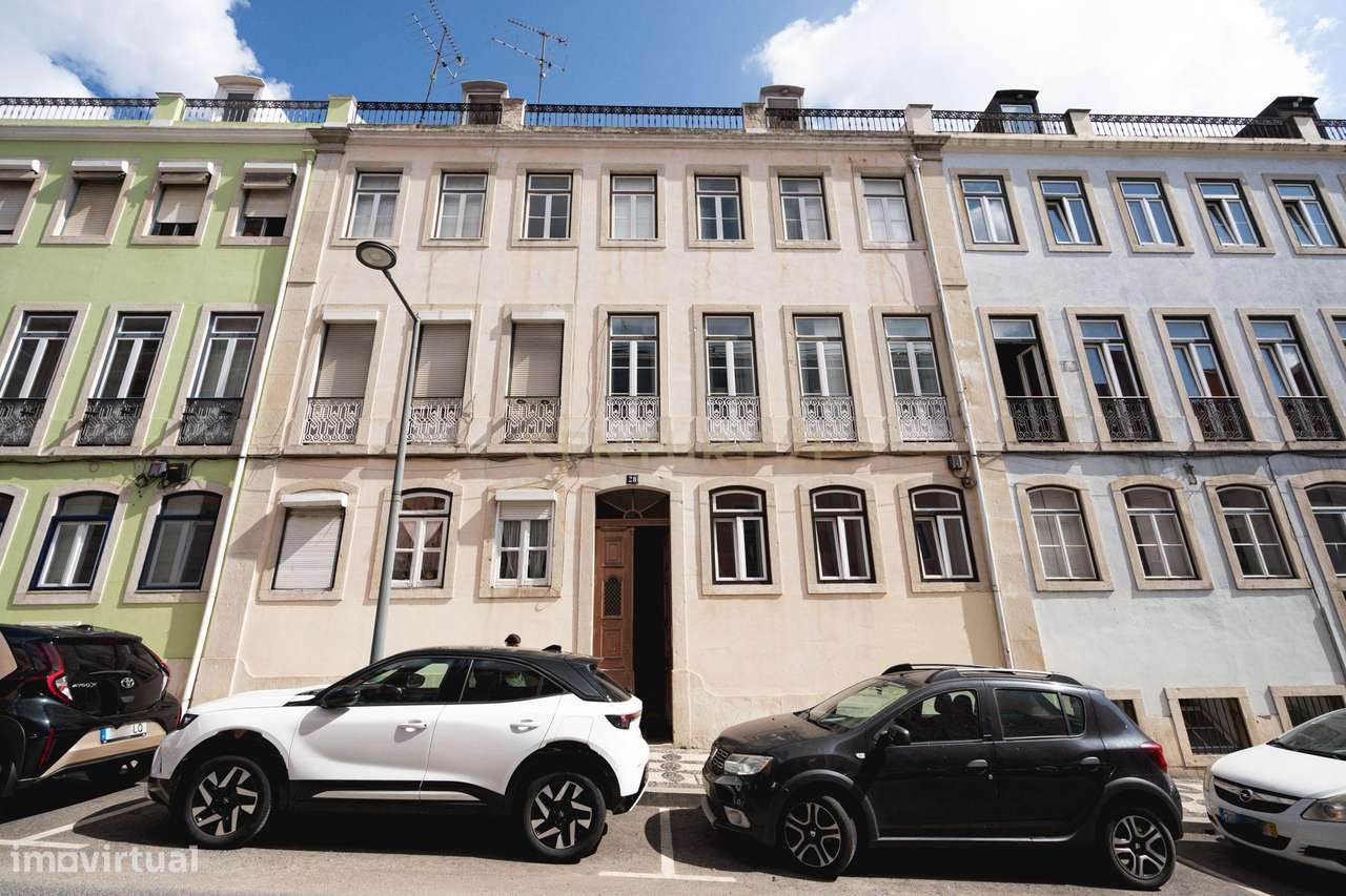 Apartamento de Charme com Jardim Privativo e Capela | Alcântara, Lisbo-26