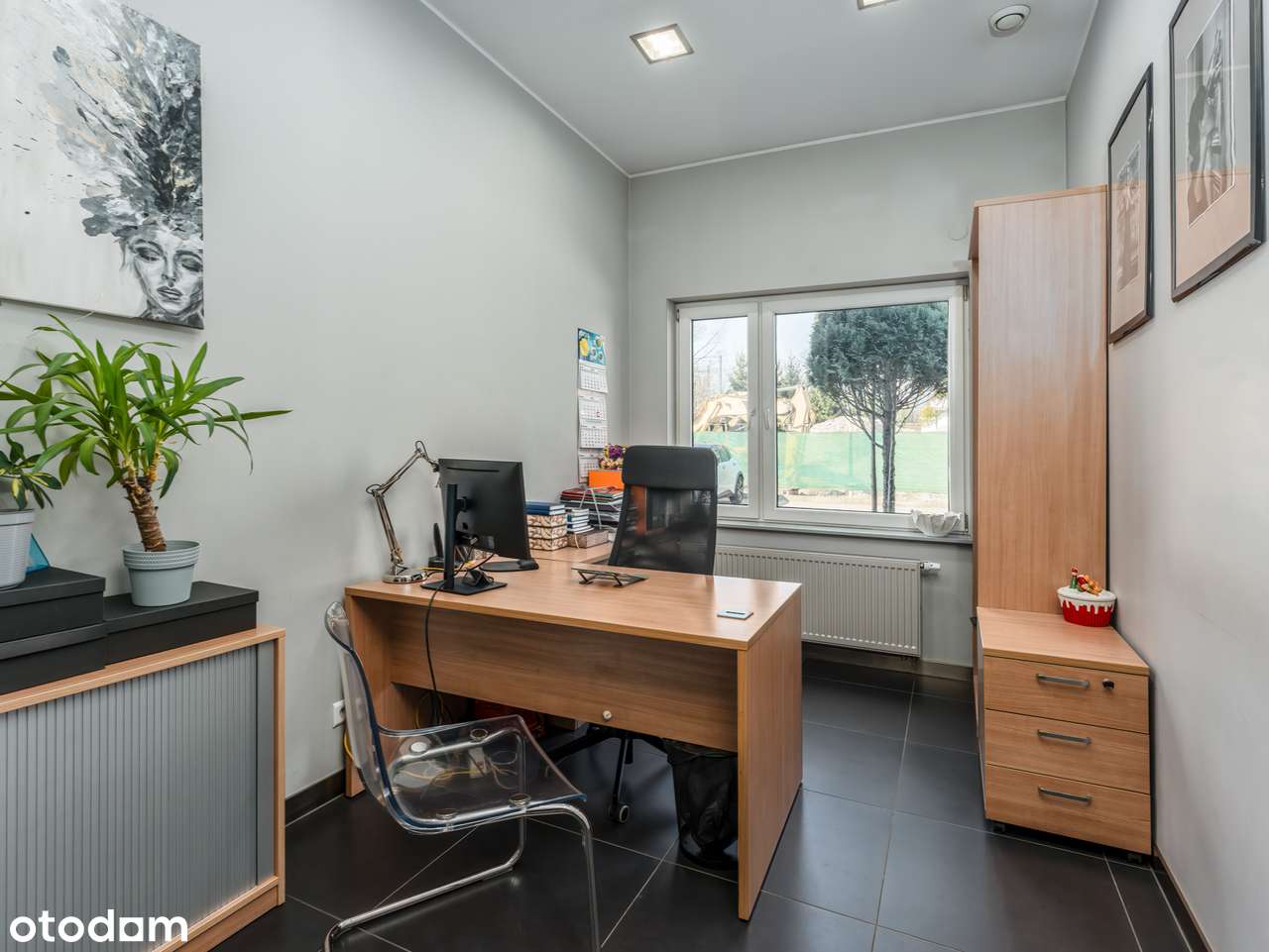 Budynek biurowo-magazynowego 625 m2 z działką 1532 m2 w Centrum-14