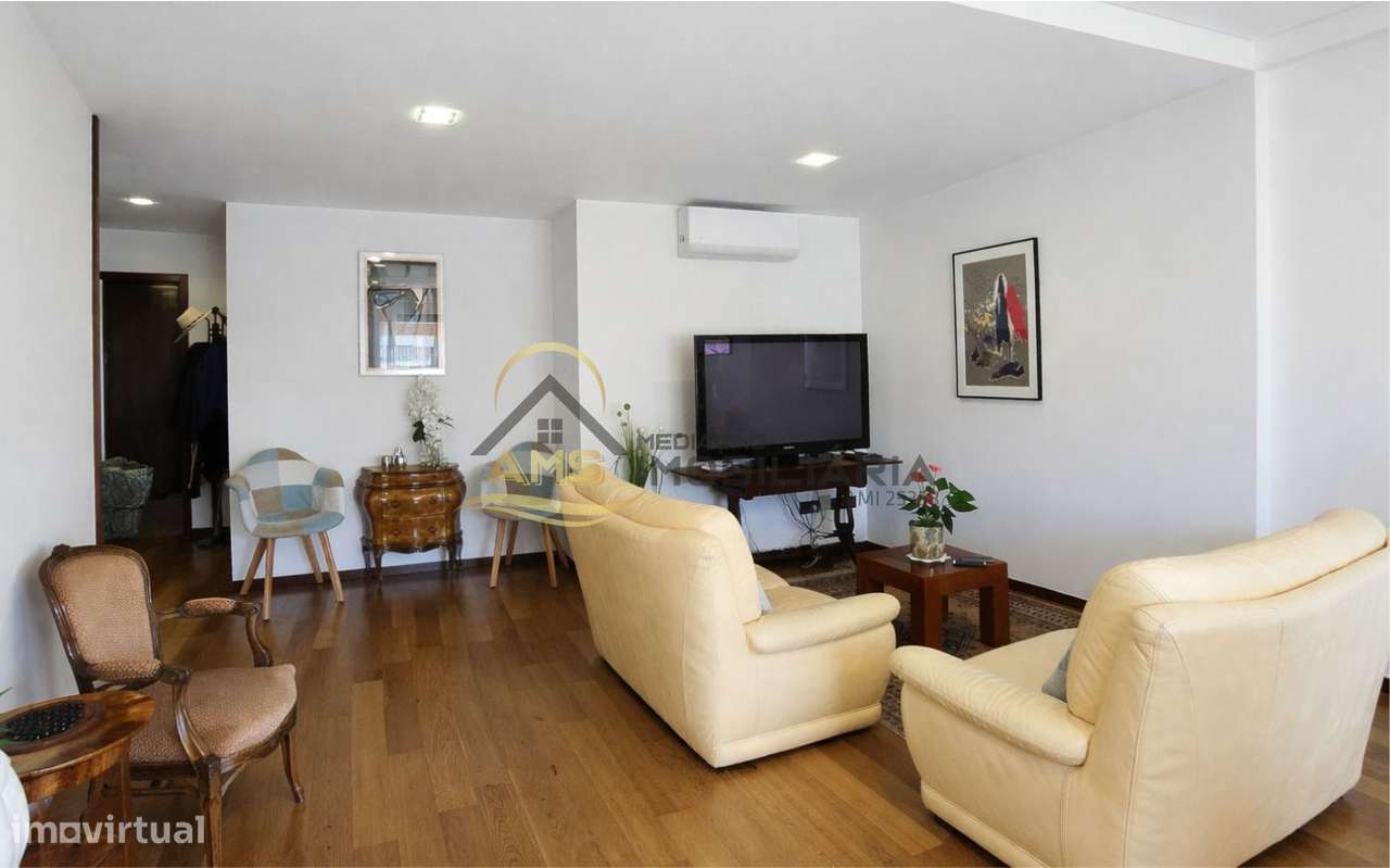APARTAMENTO T2 COM GARAGEM CENTRO DE FAFE-12