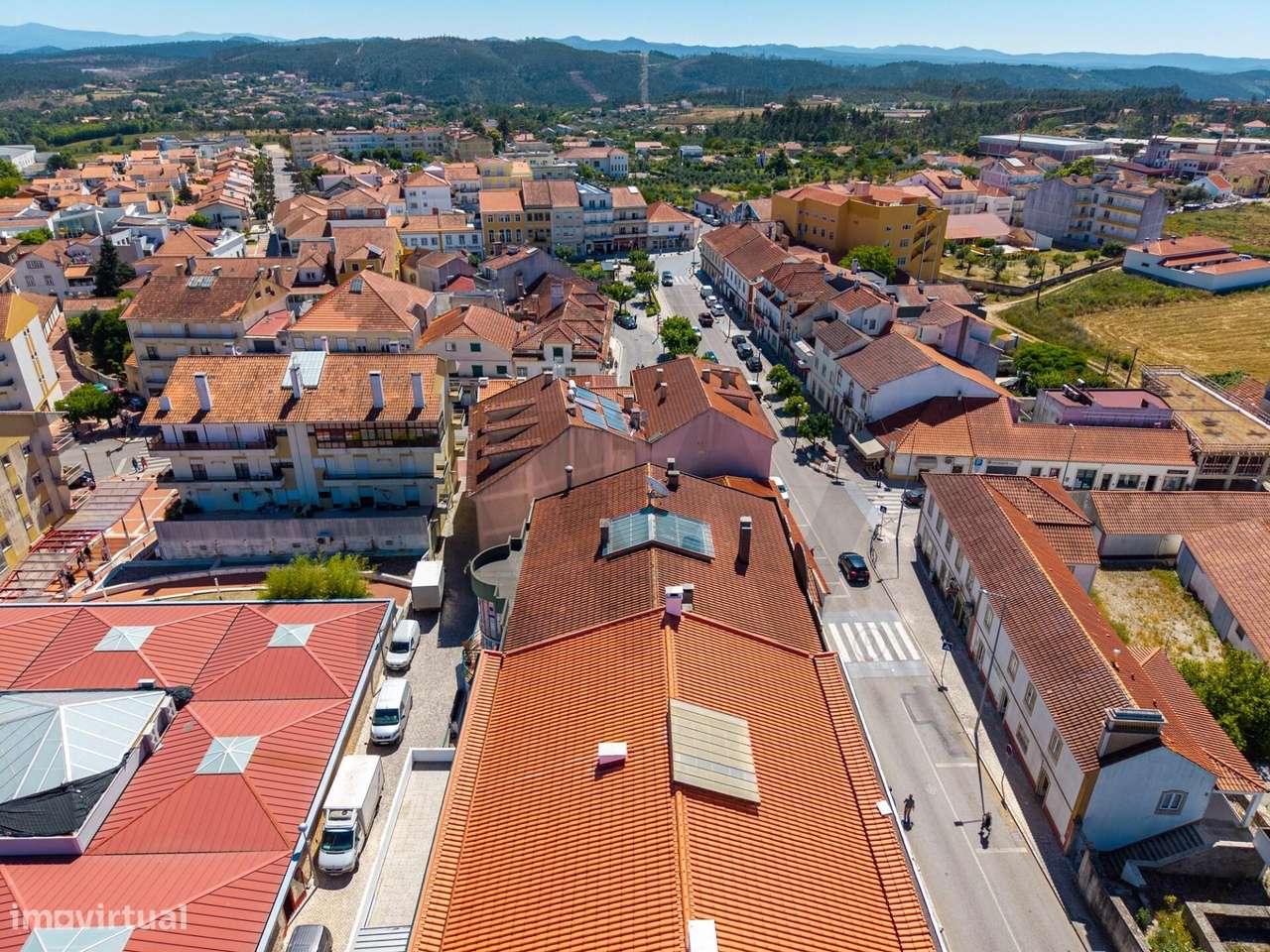 A Sua Porta de Entrada para o Lago Azul e Centro de Portugal: Espaçoso-58