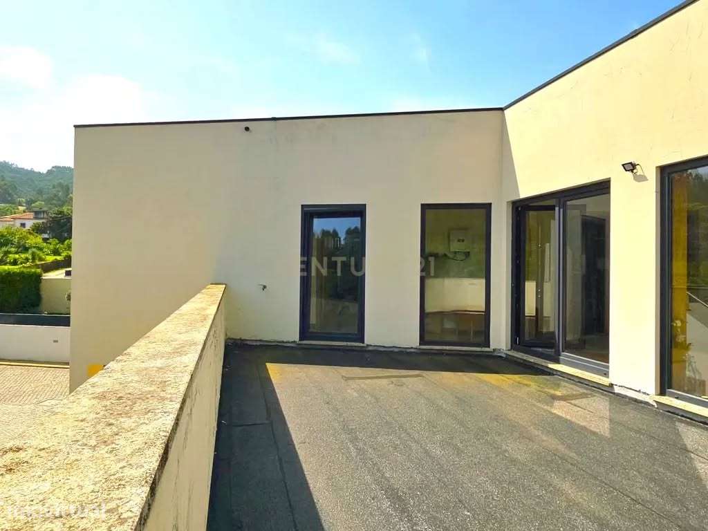 Moderna Moradia T4 com Piscina em Aldreu, Barcelos-36