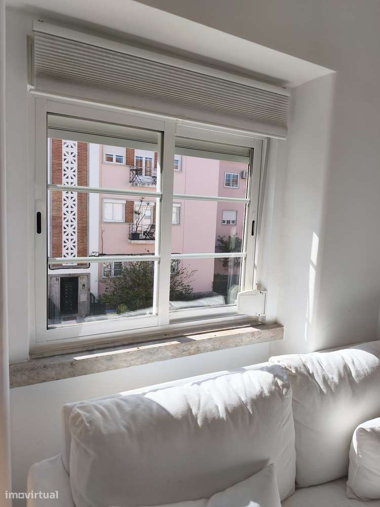 T2 Lisboa - Bairro de Alvalade, Mobilado, Cozinha Equipada e Varanda - Grande imagem: 4/34