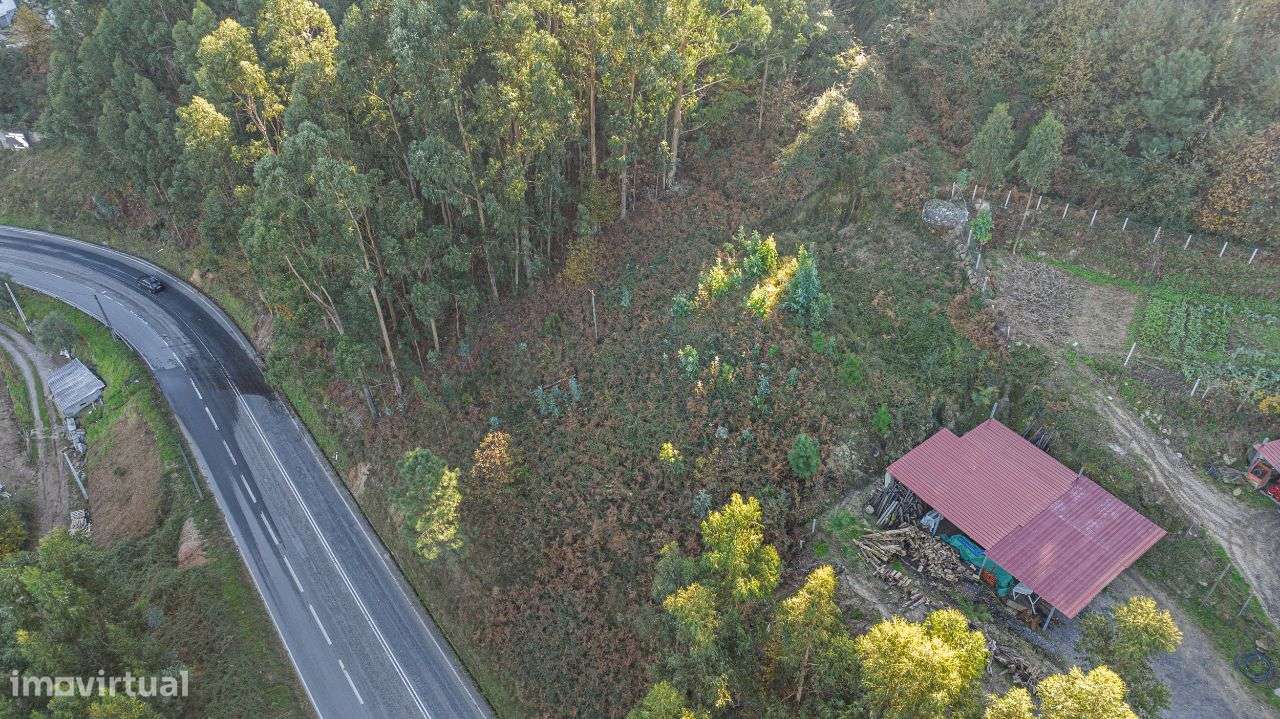 Terreno com 1 400m2 em Louredo, Vieira do Minho! - Grande imagem: 4/14