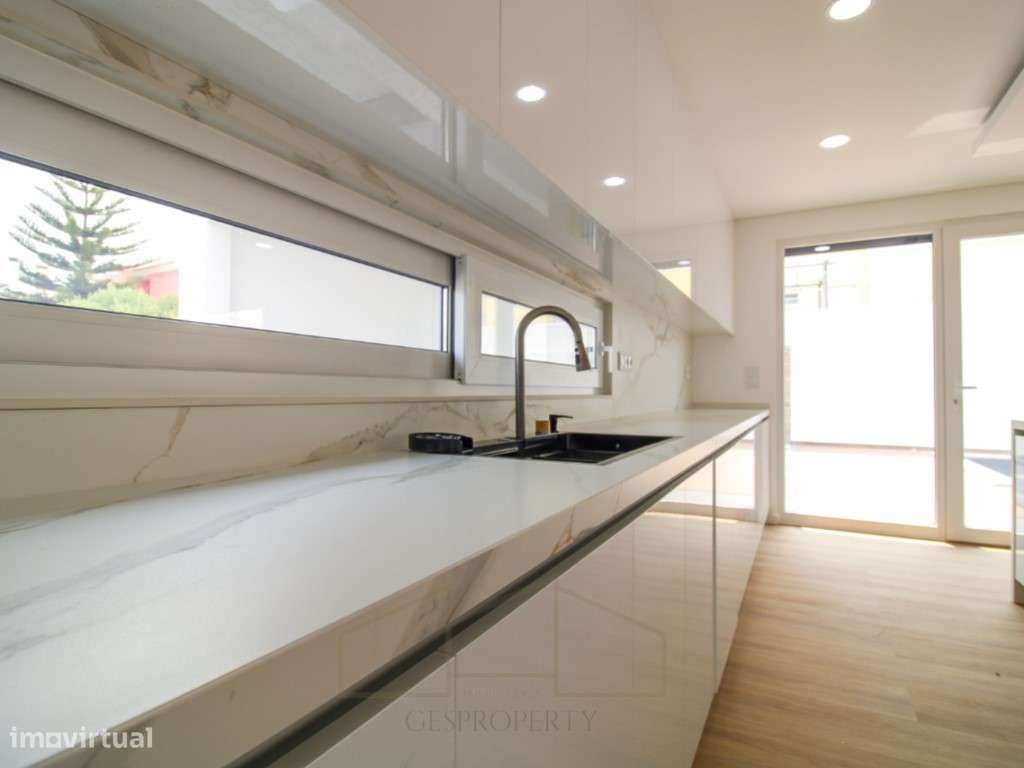 Moradia Isolada T4 - inserida em lote 420m2 - Aldeias de Irmaos - A...-14