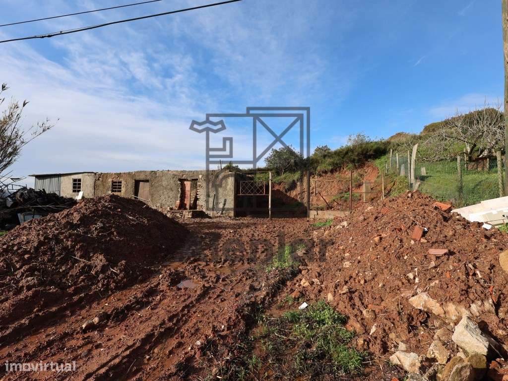 Moradia para restauro em Alenquer-18