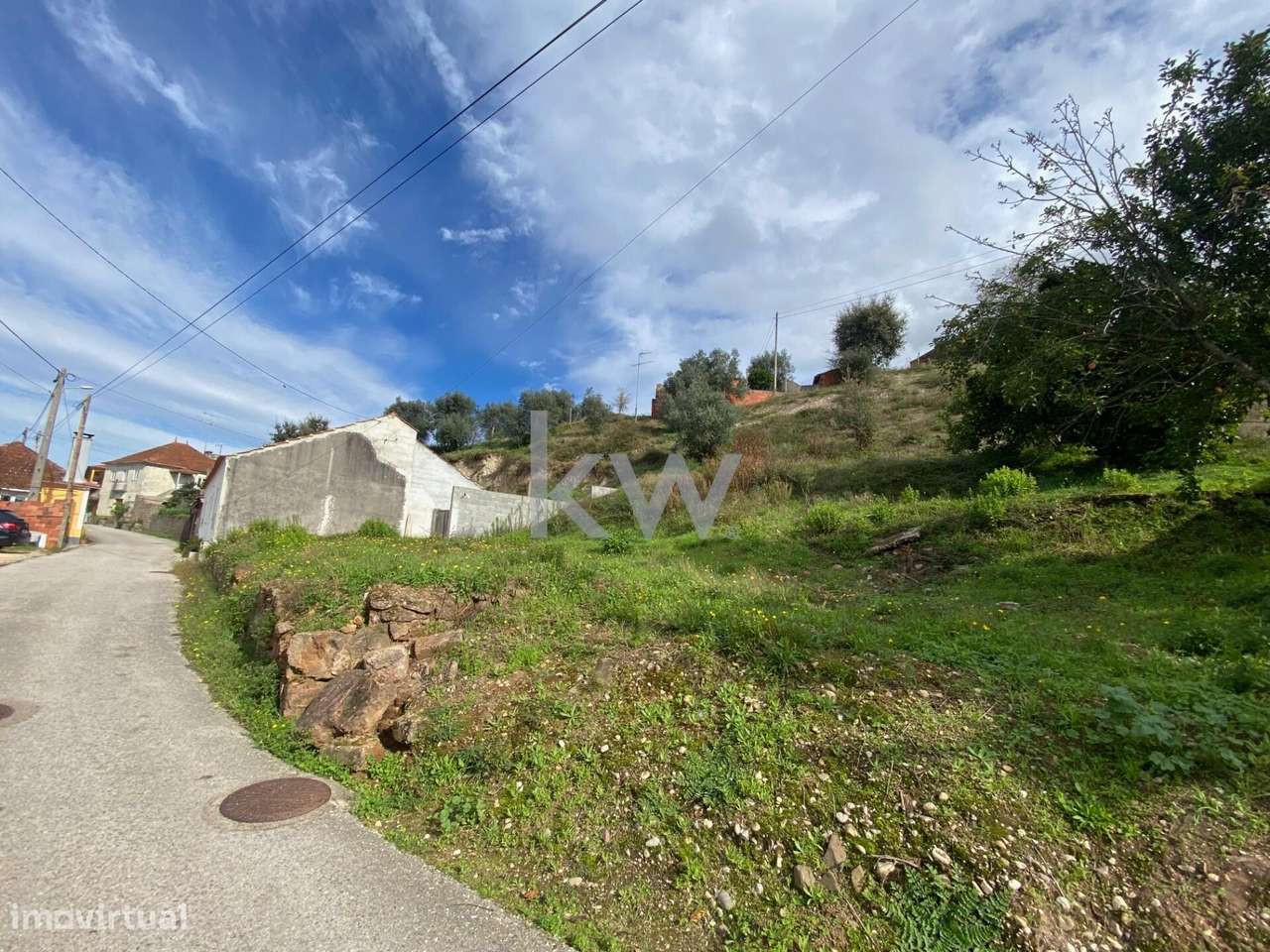 Ruína inserida em lote de 600 m2 em Pinhete, Santiago Litém - Grande imagem: 4/21