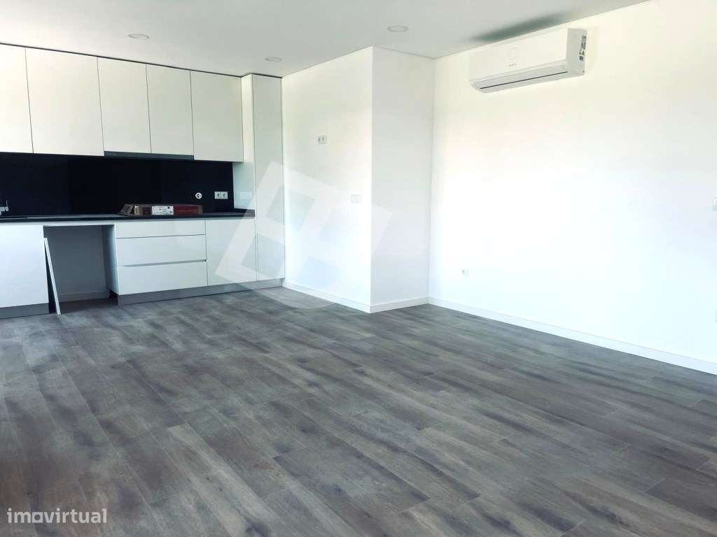 Apartamento T2 c/ Varandas - Localizado no centro de Aveiro - Grande imagem: 5/22