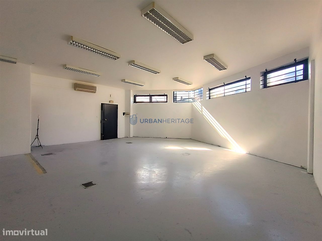 Escritório  Arrendamento em Algés, Linda-a-Velha e Cruz Quebrada-Dafun - Grande imagem: 1/7