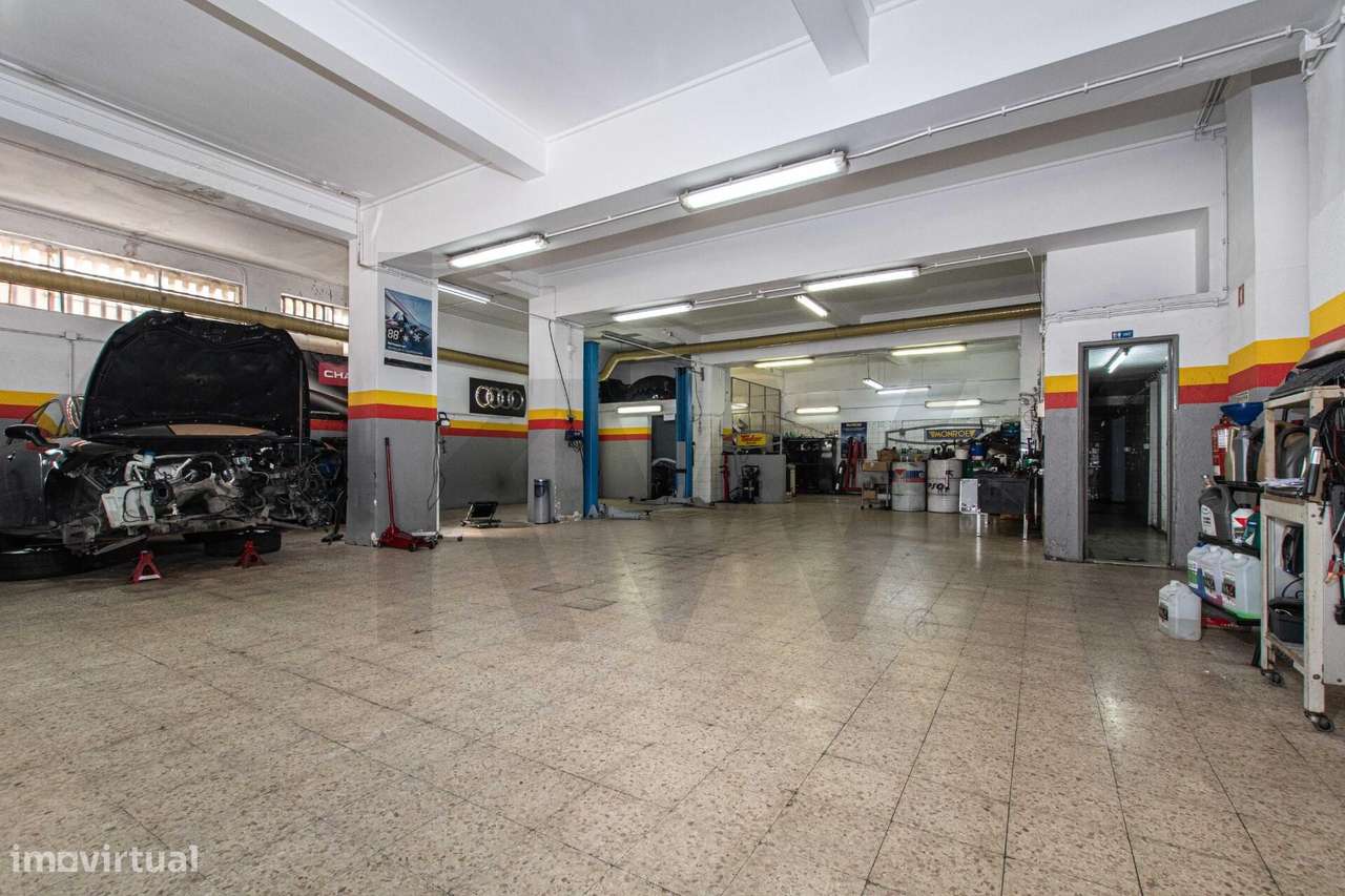 Armazém com rendimento e potencial estratégico em Odivelas – 588 m2 - Grande imagem: 2/14