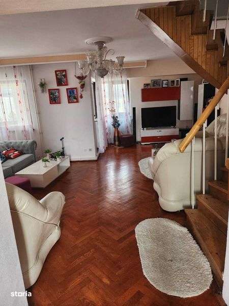 Vand apartament cu scara interioara - Imagine principală: 5/7