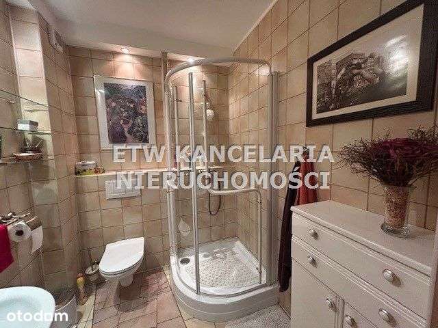 Wygodny dom rodzinny z fotowoltaiką.-11