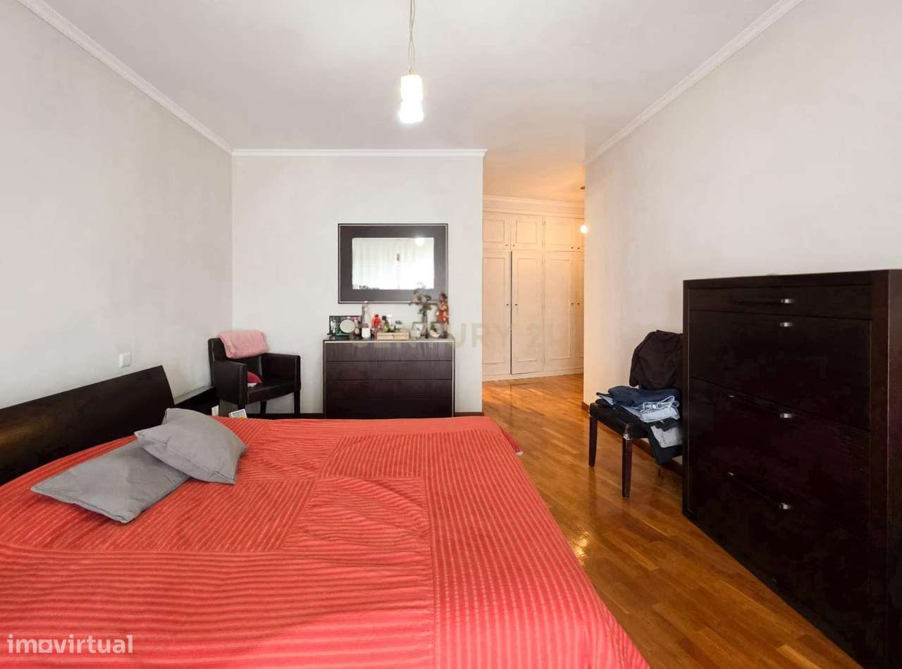 Apartamento T3 no Centro de Paredes – Espaço, Conforto e Localização P-18