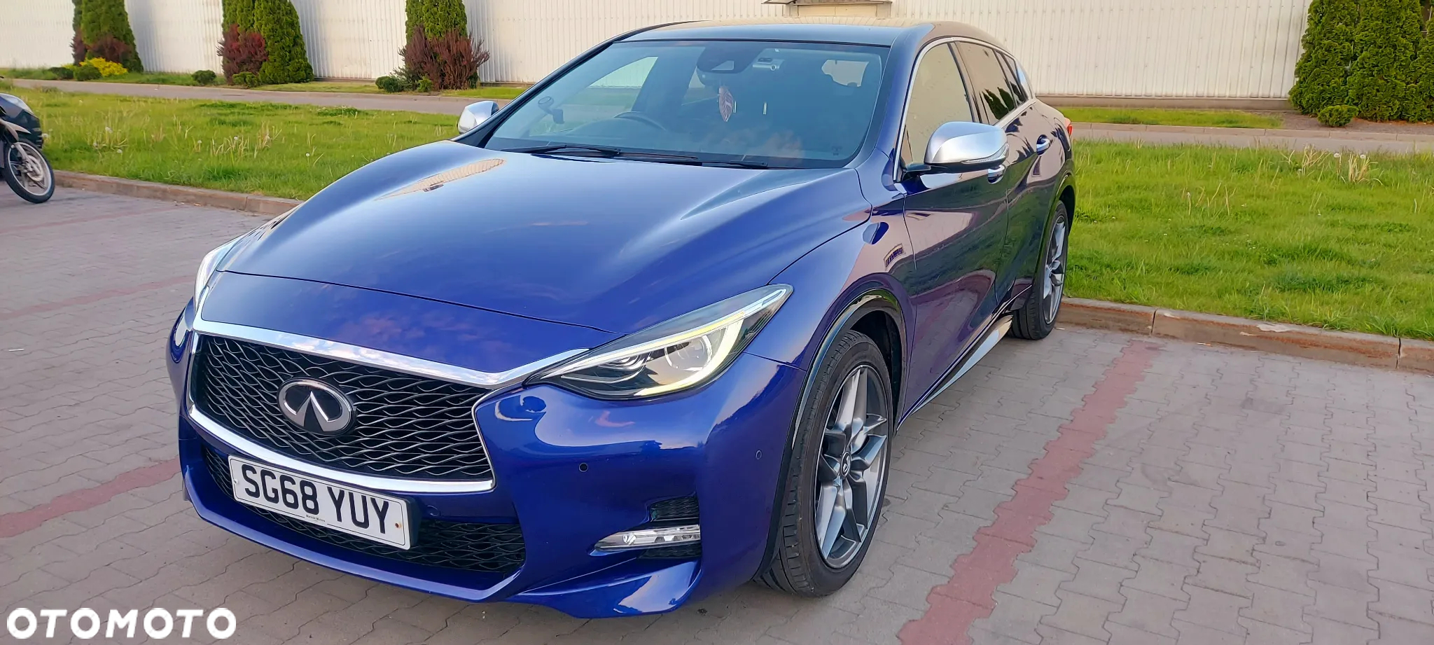 Infiniti Q30 - 21