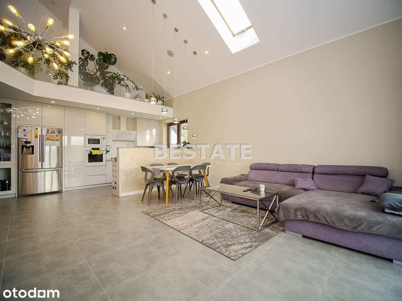 Komfortowy dom z basenem i budynkiem gospodarczym-11