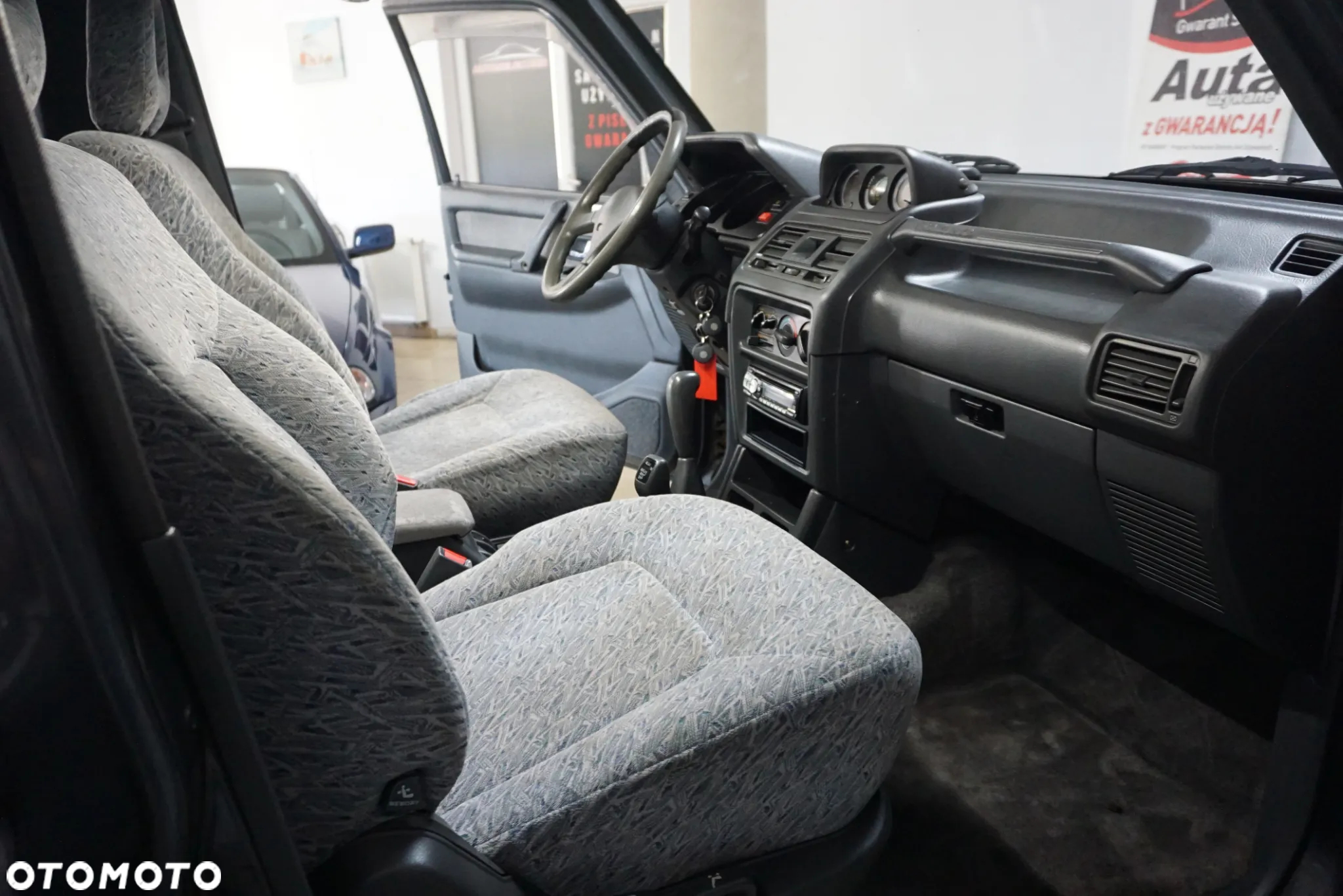 Mitsubishi Pajero 2.5 TD GLS - 29