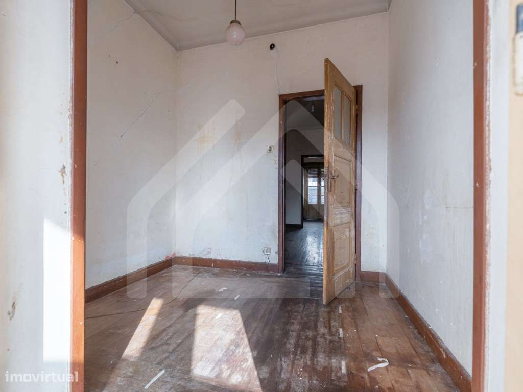 Apartamento T4 para Remodelação Total | Rua Guerra Junqueiro - Coimbra - Grande imagem: 4/30