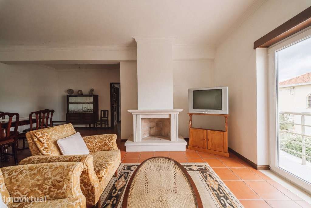 Apartamento T3 com garagem box-2