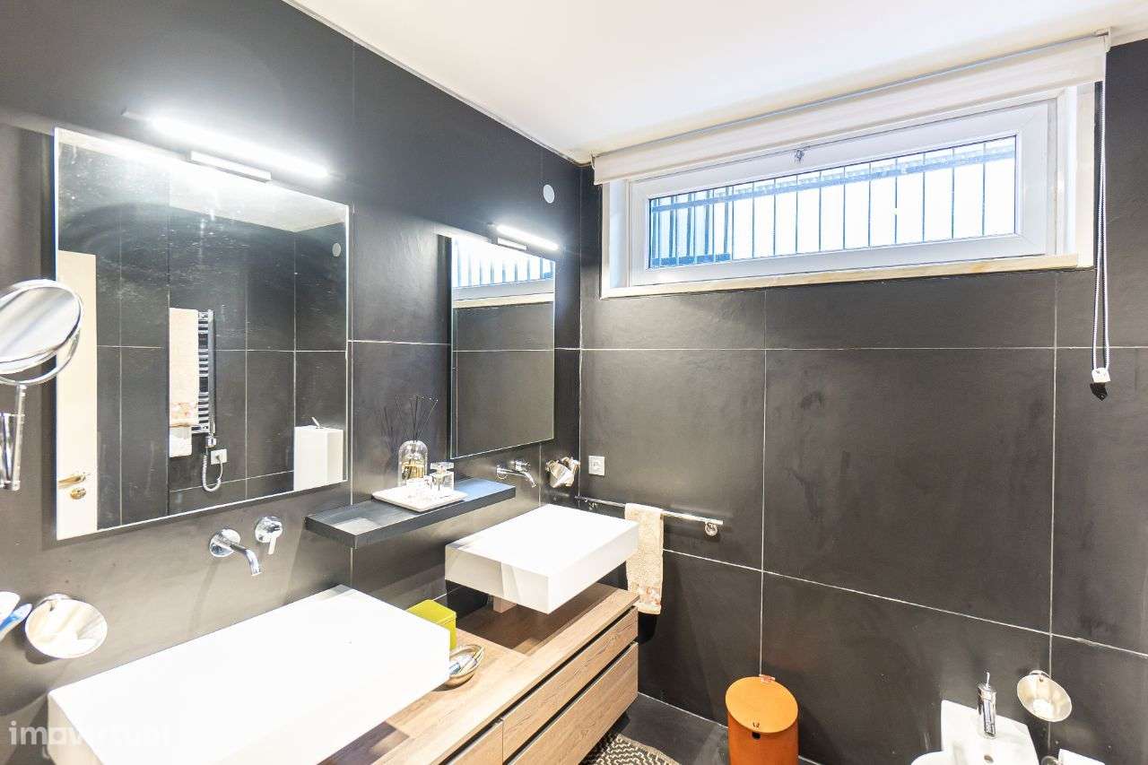Moradia totalmente remodelada na melhor zona das Antas-44