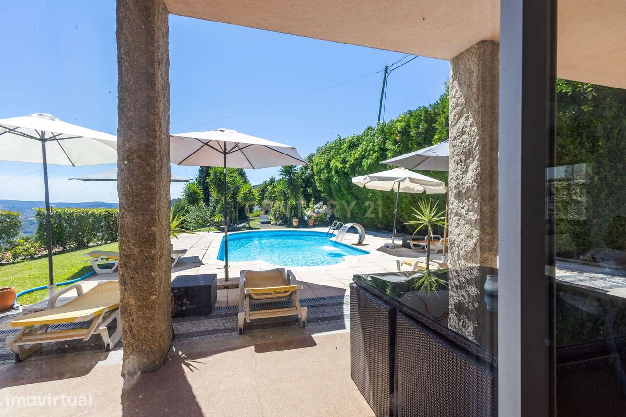 Moradia T4 mobilada com piscina aquecida e vistas deslumbrantes sobre-21