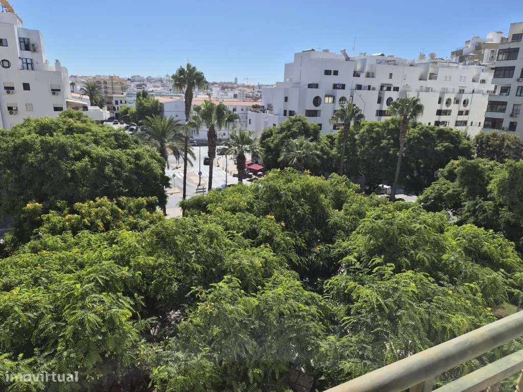 Magnífico T1 com 85 m² no Centro de Quarteira - A Passos da Praia-14