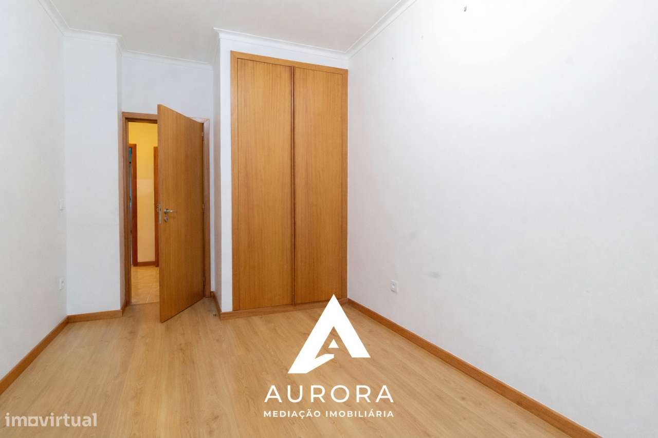 Apartamento T3 Venda em Oliveira de Azeméis, Santiago de Riba-Ul, Ul,-27