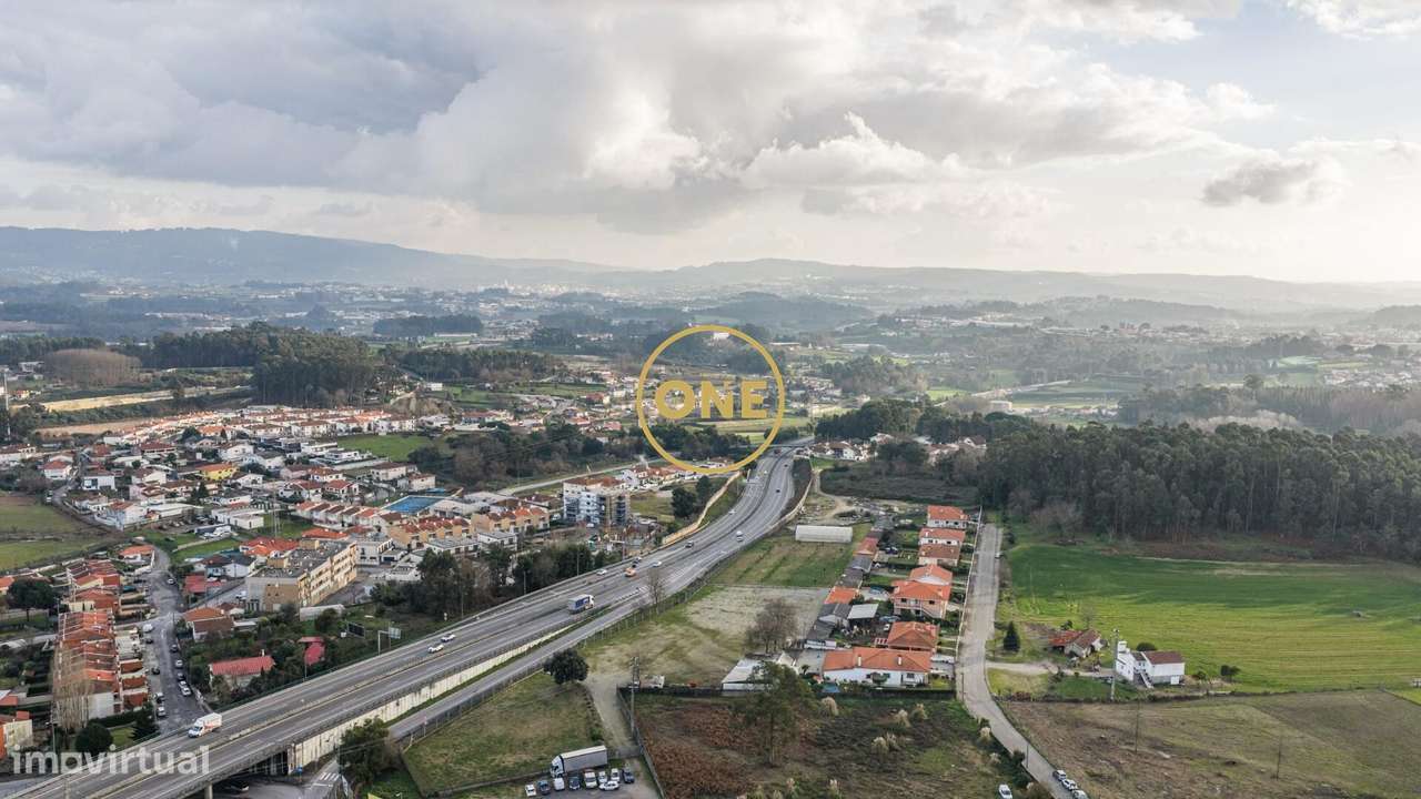 Moradia em Banda T3 com garagem e terraço – Parque da Cidade, V N Fama - Grande imagem: 2/36