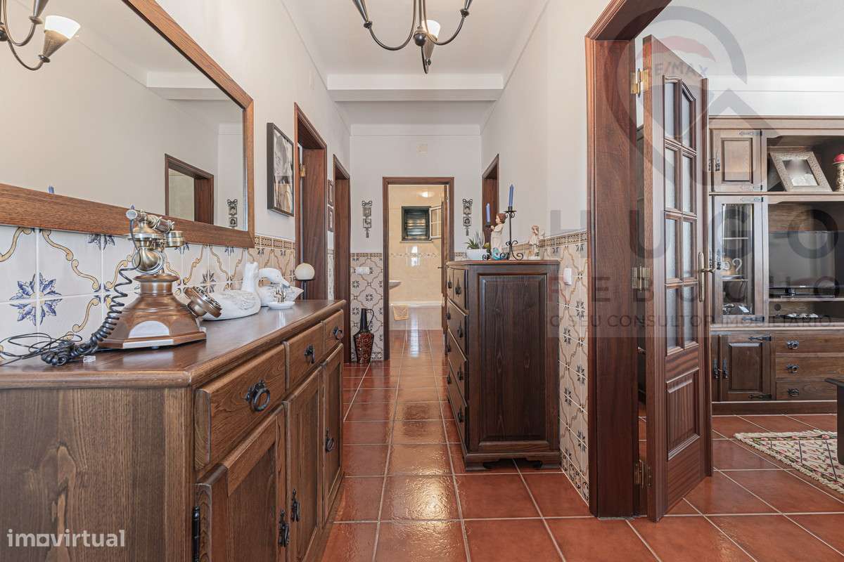 Quinta com 1,425 ha em Redondo-30