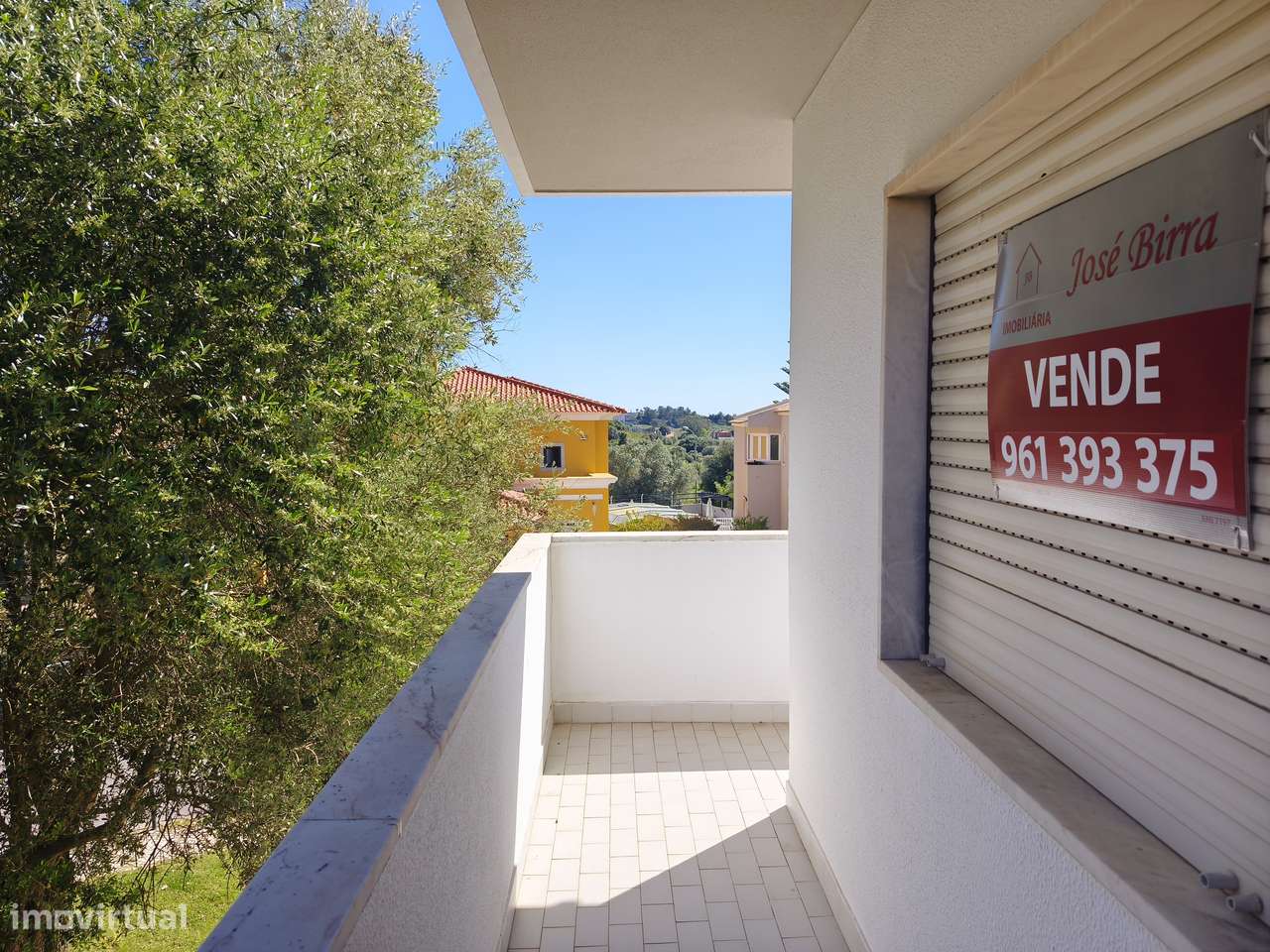 T3 Centro De Queijas Oeiras Parqueamento Arrecadacao Varandas