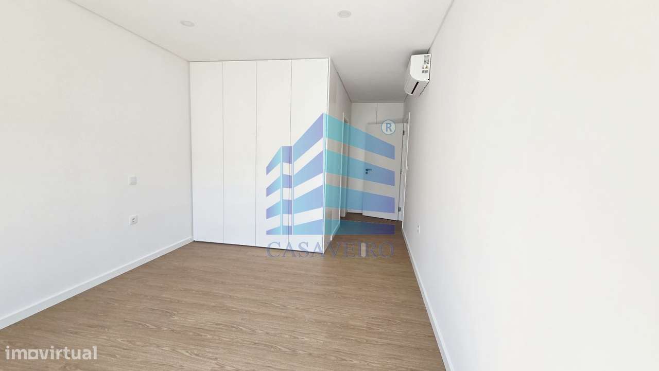 Apartamento T2 Duplex com terraço  centro de Esgueira-6