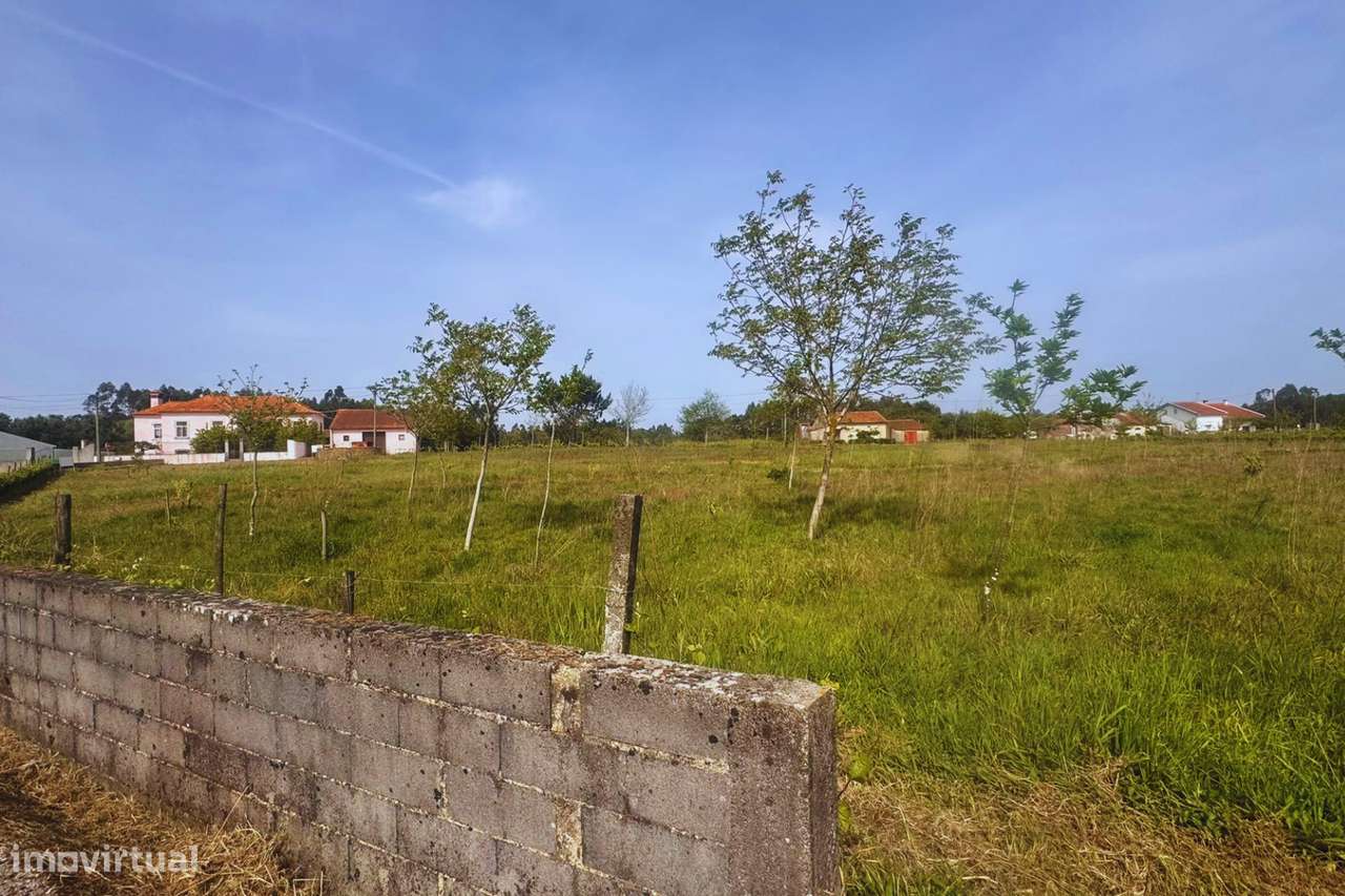 Terreno para construção em Vilarinho do Bairro-9