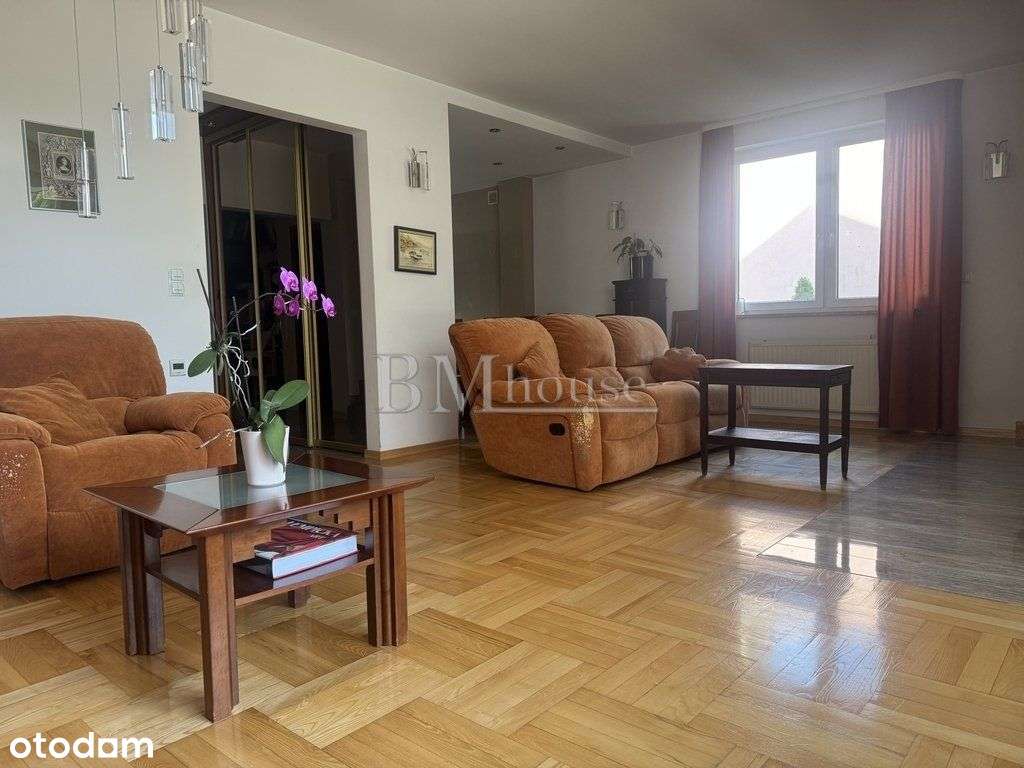 Dom z garażem, 6 pokoi i poddasze-4