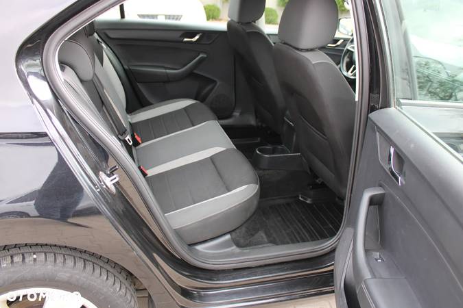 Skoda RAPID 1.2 TSI Ambition - 29