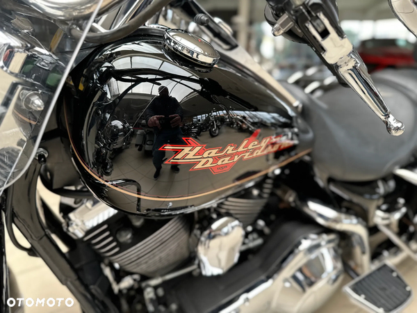 Harley-Davidson Touring Road King - 19