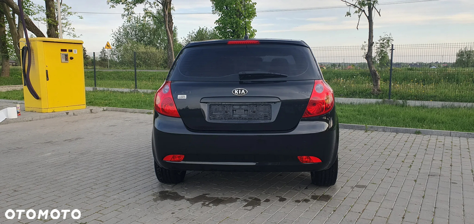 Kia Ceed 2.0 CRDi Spirit - 3