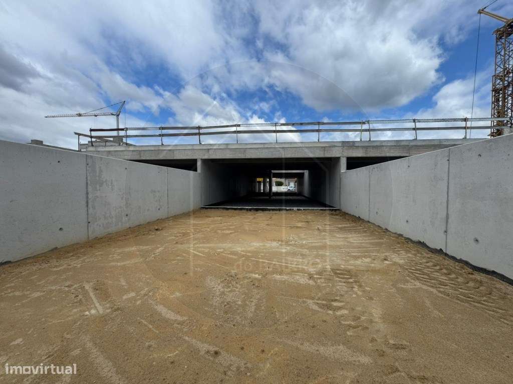 Moradia T3 Térrea de Arquitetura Contemporânea com Jardim Privativo...-15