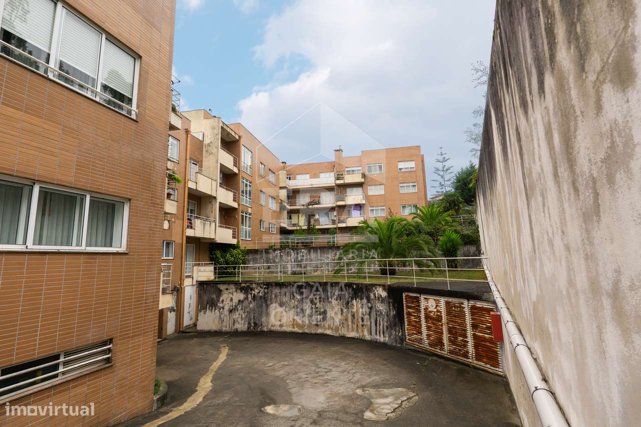 Apartamento T2+1 com Garagem em Grijó-5