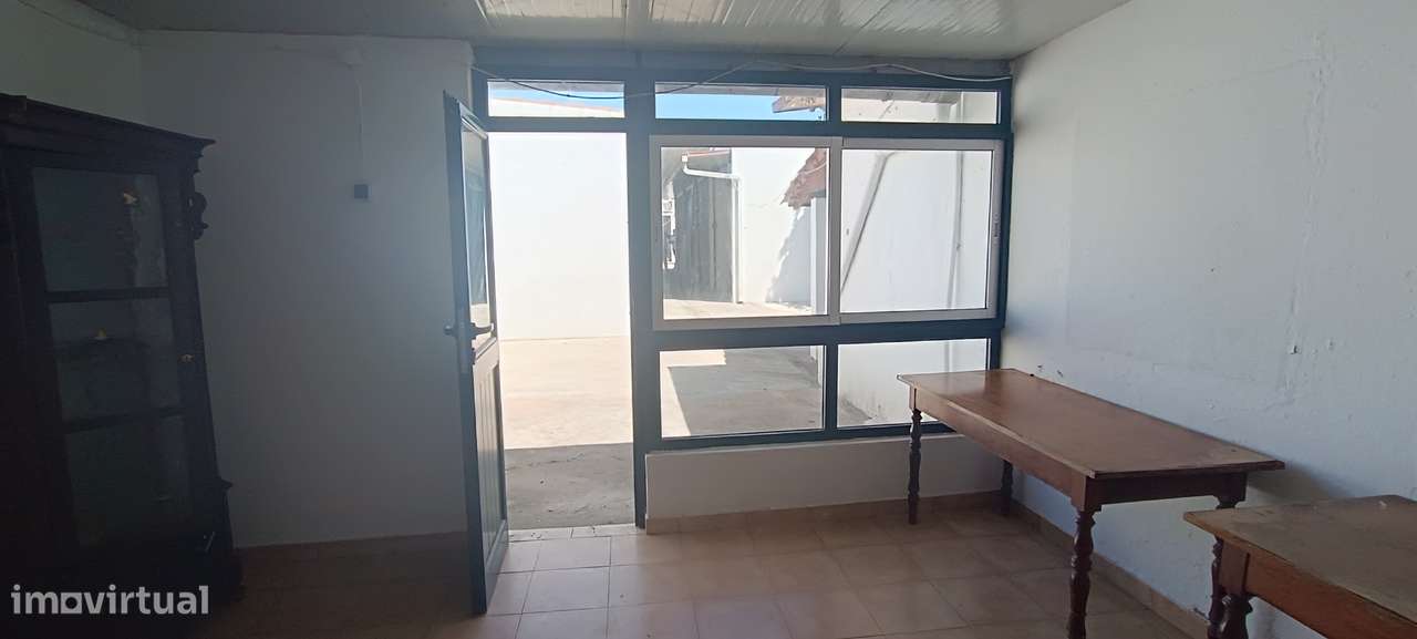 Moradia V5 com logradouro e 10 boxes para cavalos-13