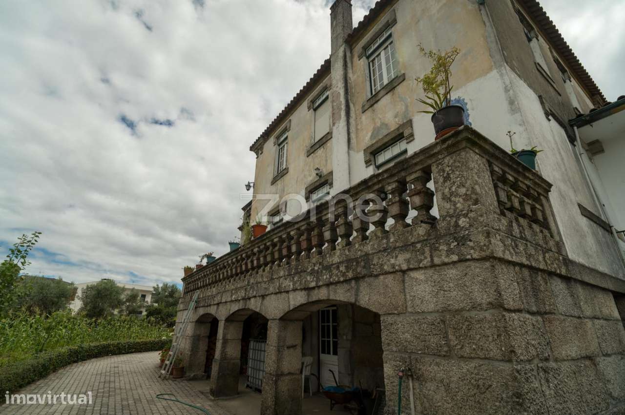 Moradia histórica T6 no centro de Nelas - Grande imagem: 4/39