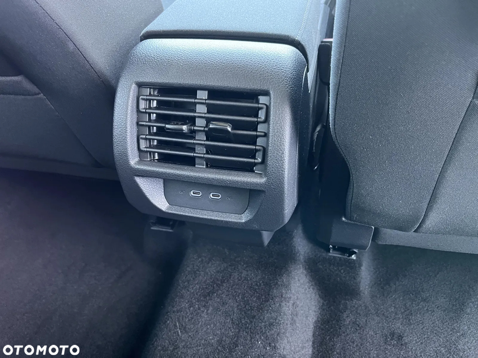 Ford Tourneo Connect Grand - 13