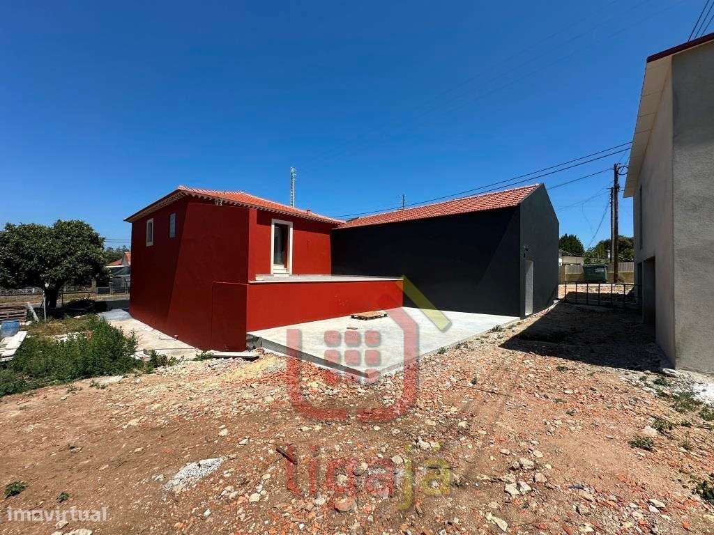 Moradia T4 de Excelência em Ourém-24